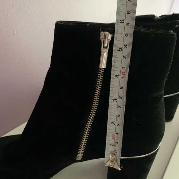 Black suede ankle boots - Picture 7 of 9